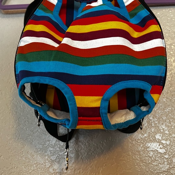 Small Dog Front Carry - Handsfree - Picture 4 of 12